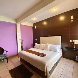 Habitación con Cama King
